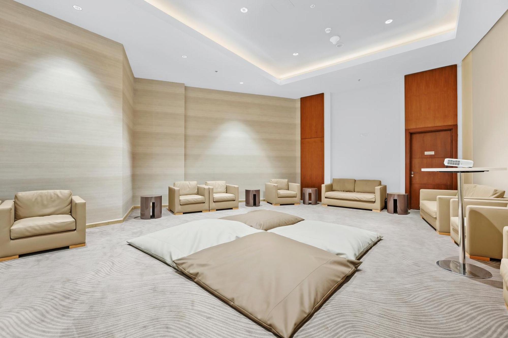 First Class 1b Stylish Downtown Retreat Dubai