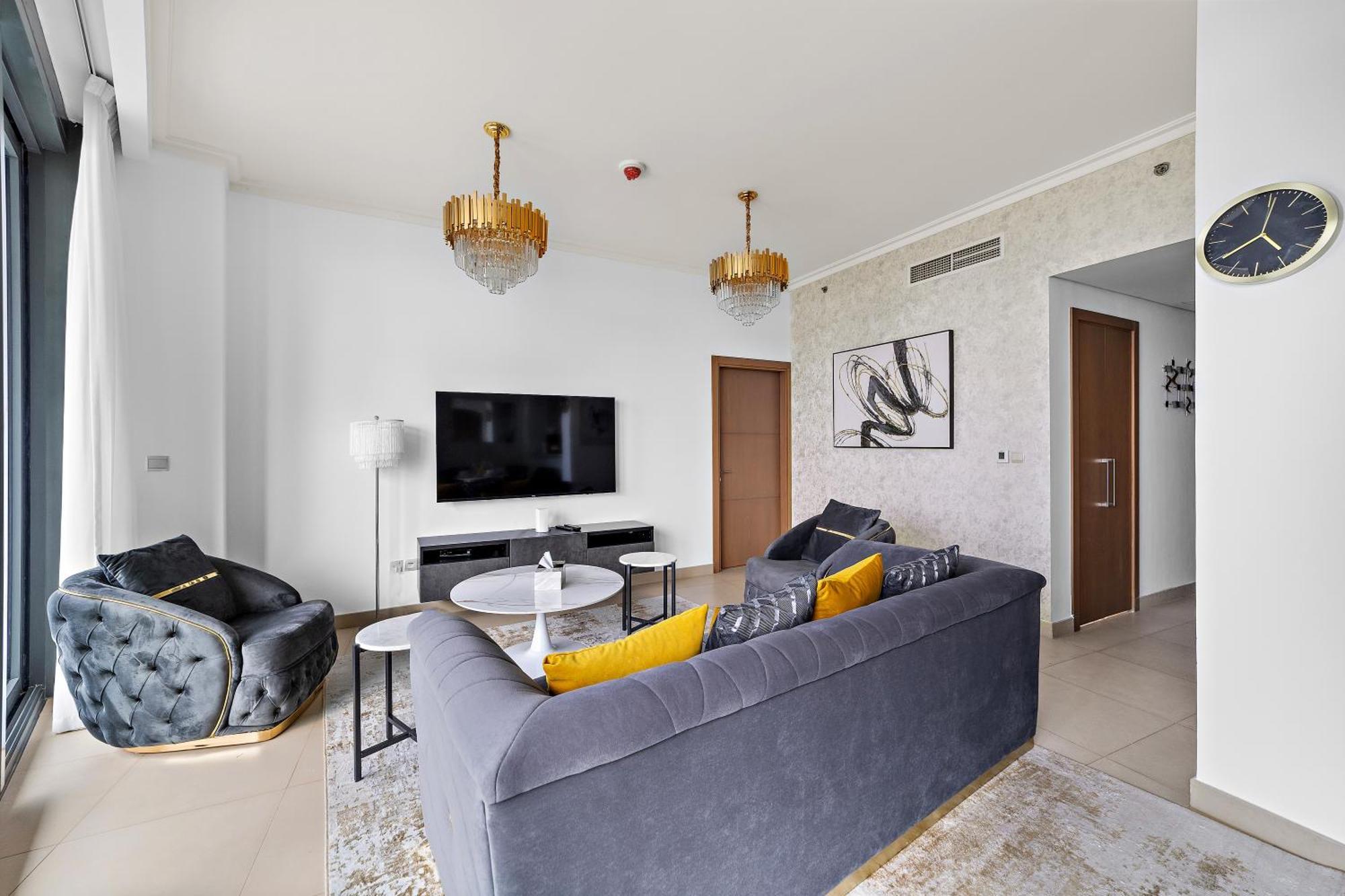 First Class 1b Stylish Downtown Retreat